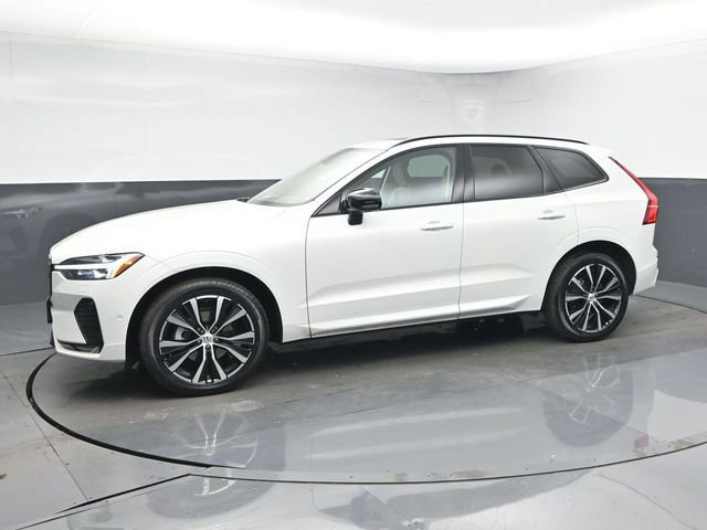 Used 2023 Volvo XC60 B5 Plus w/ Climate Package image 4