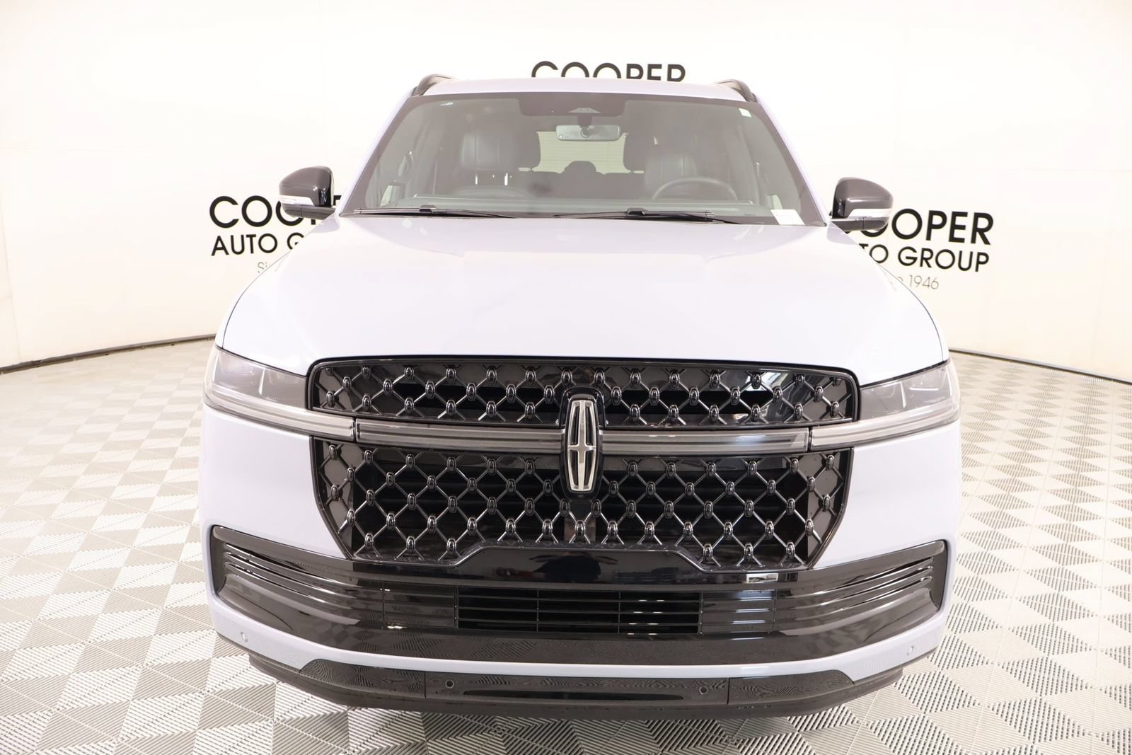 New 2025 Lincoln Navigator Reserve w/ Jet Appearance Package AWD/4WD image 10