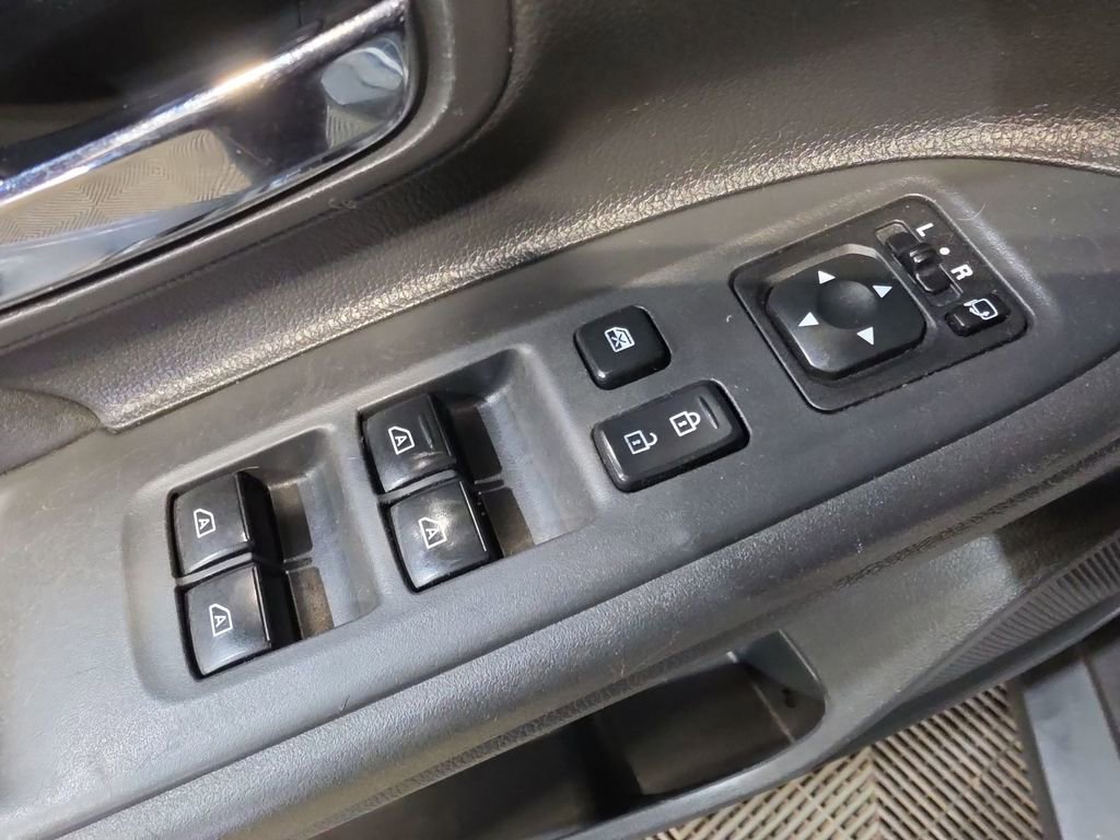 Used 2020 Mitsubishi Outlander SEL AWD/4WD image 15