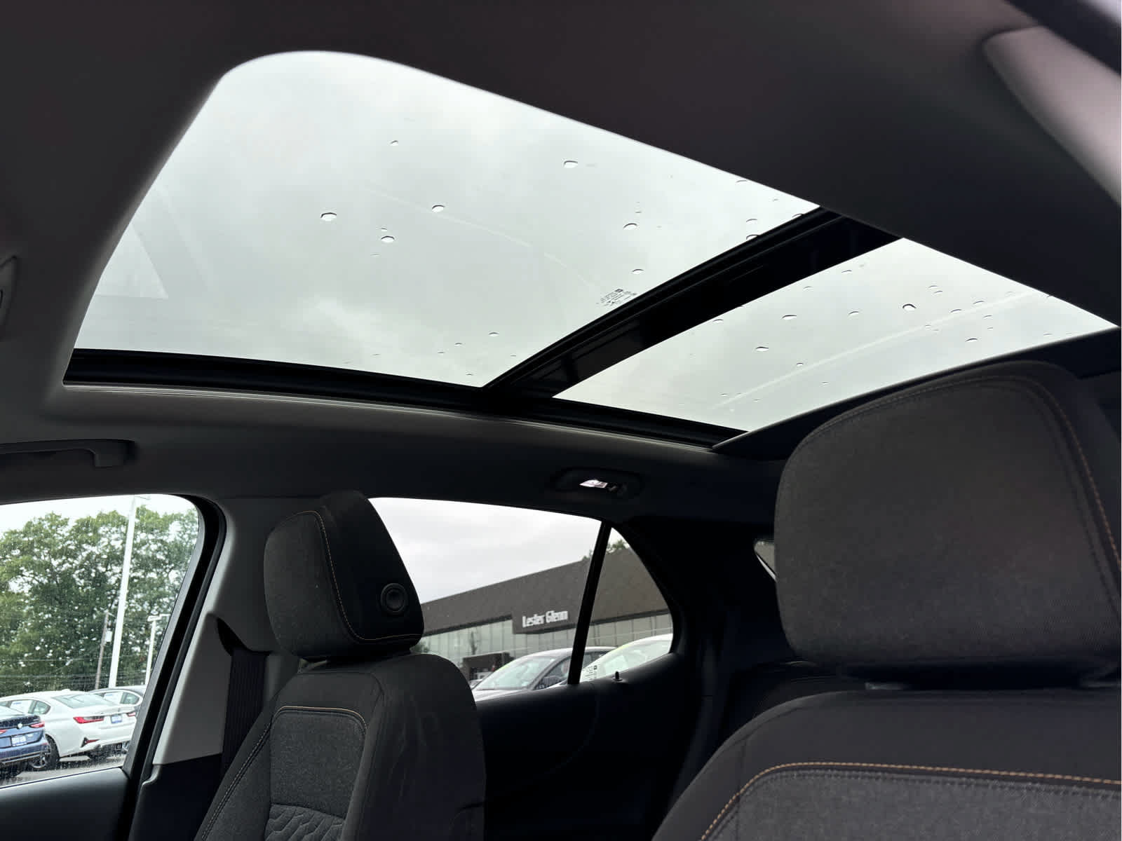 Certified 2018 Chevrolet Equinox LT w/ Sun & Infotainment Package FWD image 9