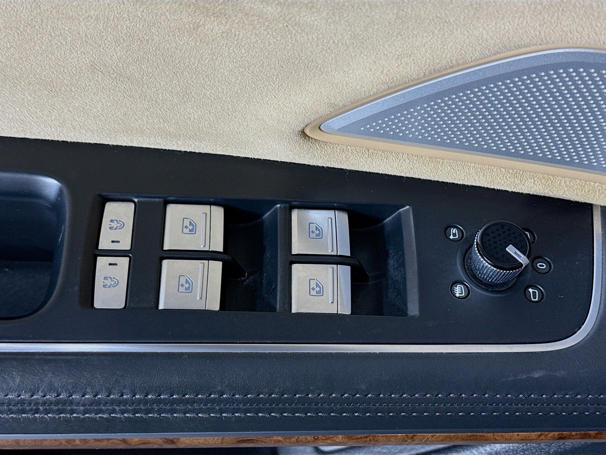 Used 2019 Audi A8 L 3.0T w/ Luxury Package image 24