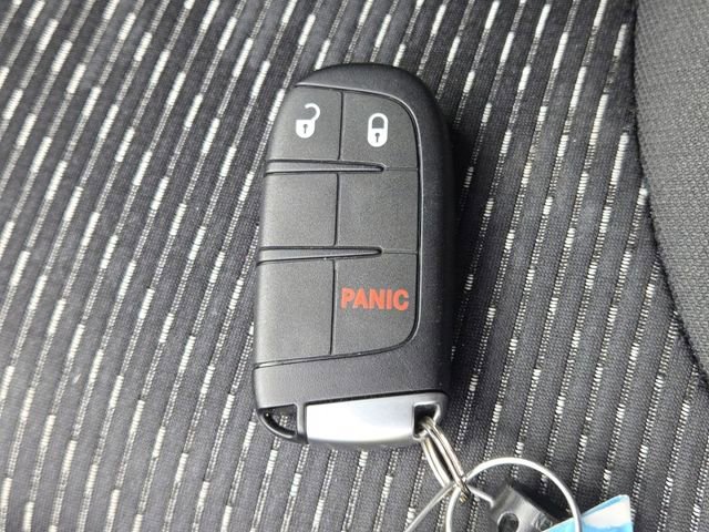 Used 2016 Dodge Journey SE w/ Flexible Seating Group image 34