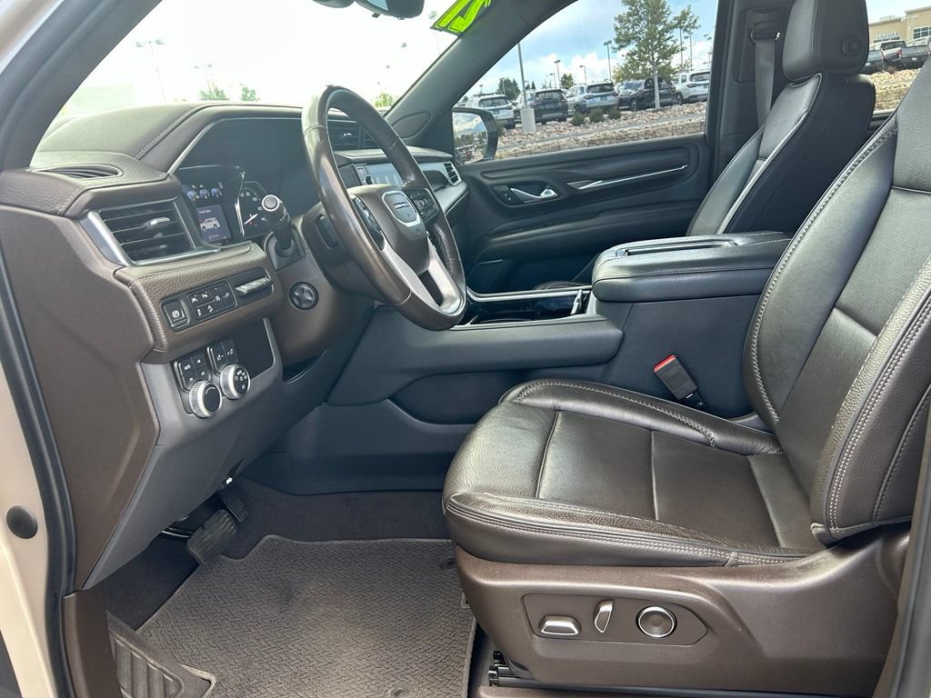 Used 2021 GMC Yukon Denali w/ Advanced Technology Package AWD/4WD image 21