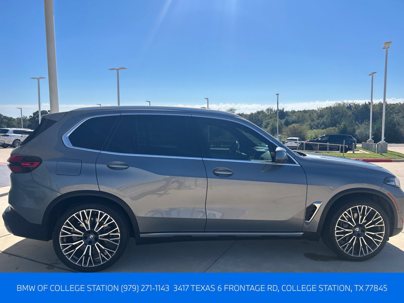 Certified 2024 BMW X5 xDrive40i w/ Parking Assistance Package AWD/4WD image 12