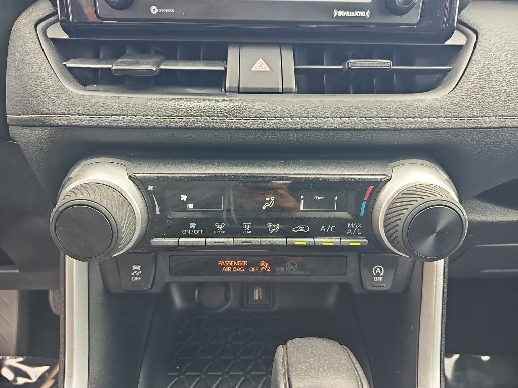 Used 2020 Toyota RAV4 LE w/ All Weather Liner Package AWD/4WD image 24