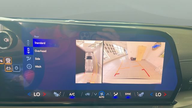 New 2027 Chevrolet Traverse LT w/ Sun and Wheel Package FWD image 12