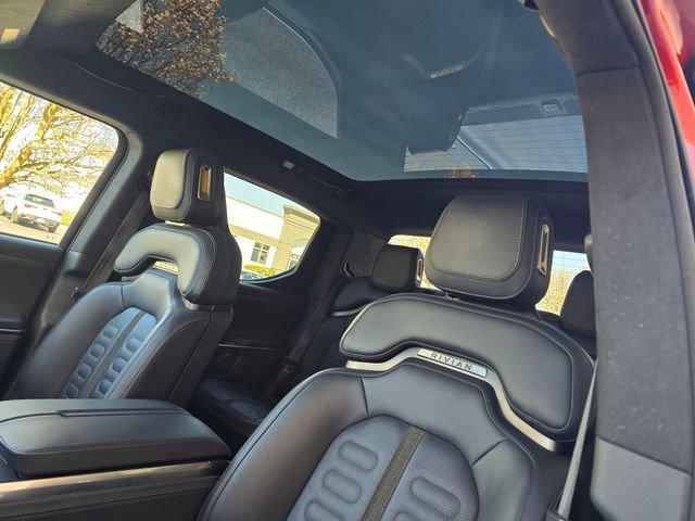 Used 2022 Rivian R1T Adventure image 2