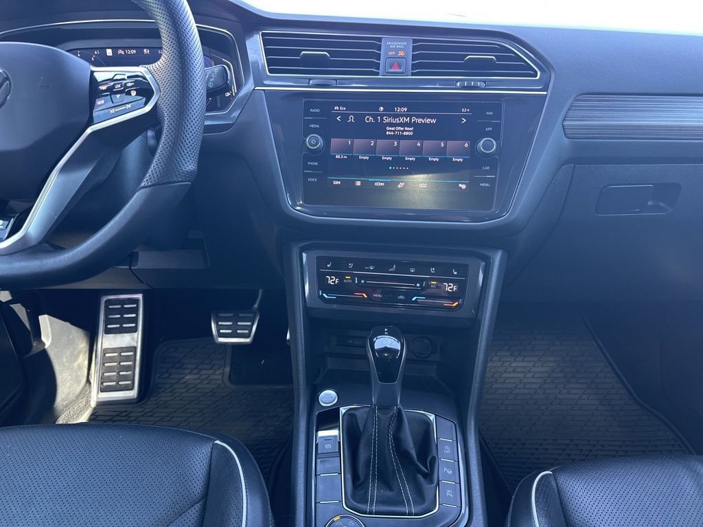 Used 2022 Volkswagen Tiguan SEL R-Line image 18
