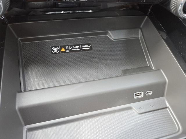 New 2026 Chevrolet Suburban High Country image 16