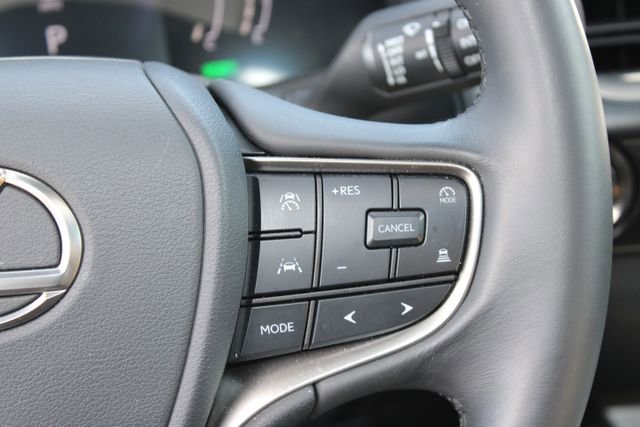 Certified 2025 Lexus UX 300h FWD image 17