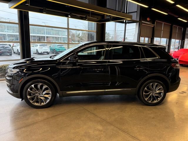 Used 2023 Lincoln Nautilus Reserve image 3