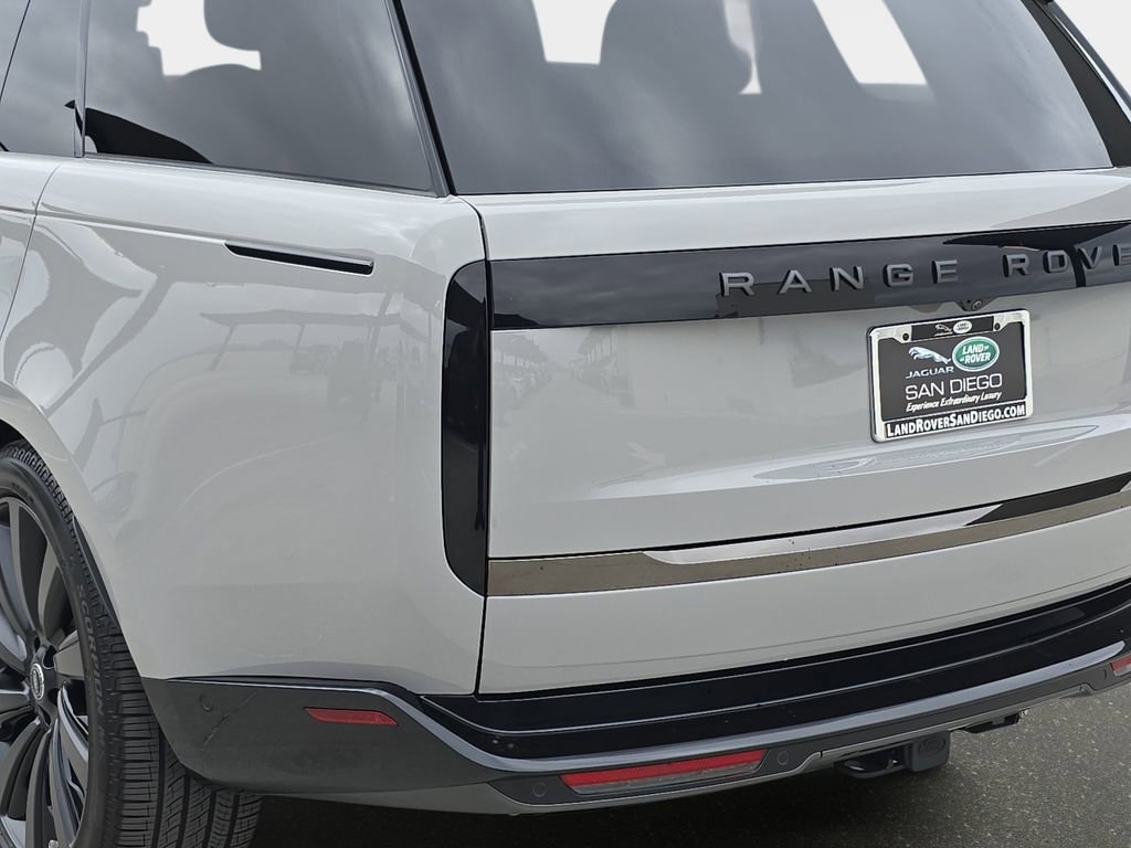 New 2025 Land Rover Range Rover SV image 36