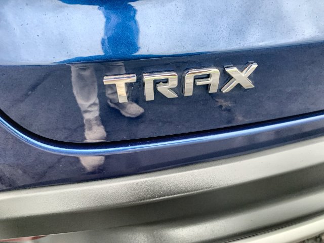 Used 2024 Chevrolet Trax LT w/ Driver Confidence Package FWD image 29