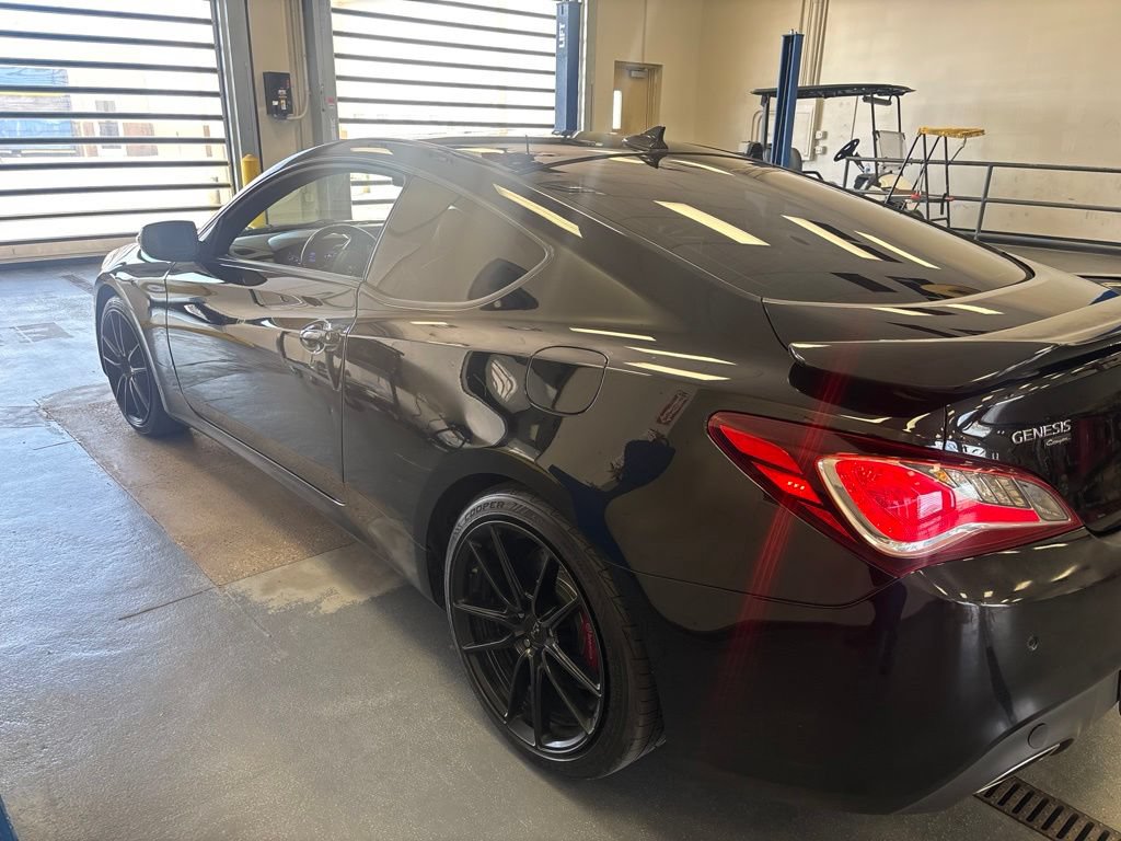 Used 2016 Hyundai Genesis Coupe 3.8 RWD image 6