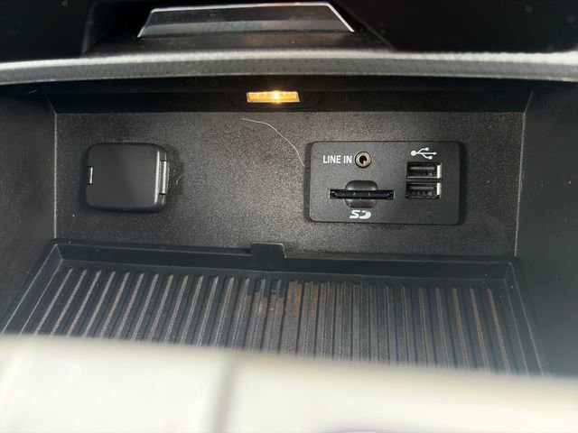 Used 2015 Ford F150 Lariat w/ Equipment Group 501A Mid AWD/4WD image 55