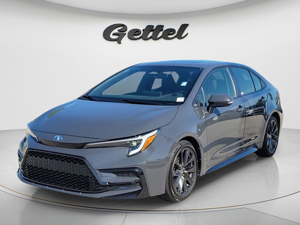 Certified 2023 Toyota Corolla SE w/ SE Package FWD image 1