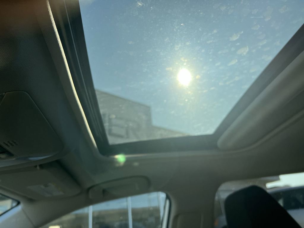 Used 2021 Toyota RAV4 XLE image 15