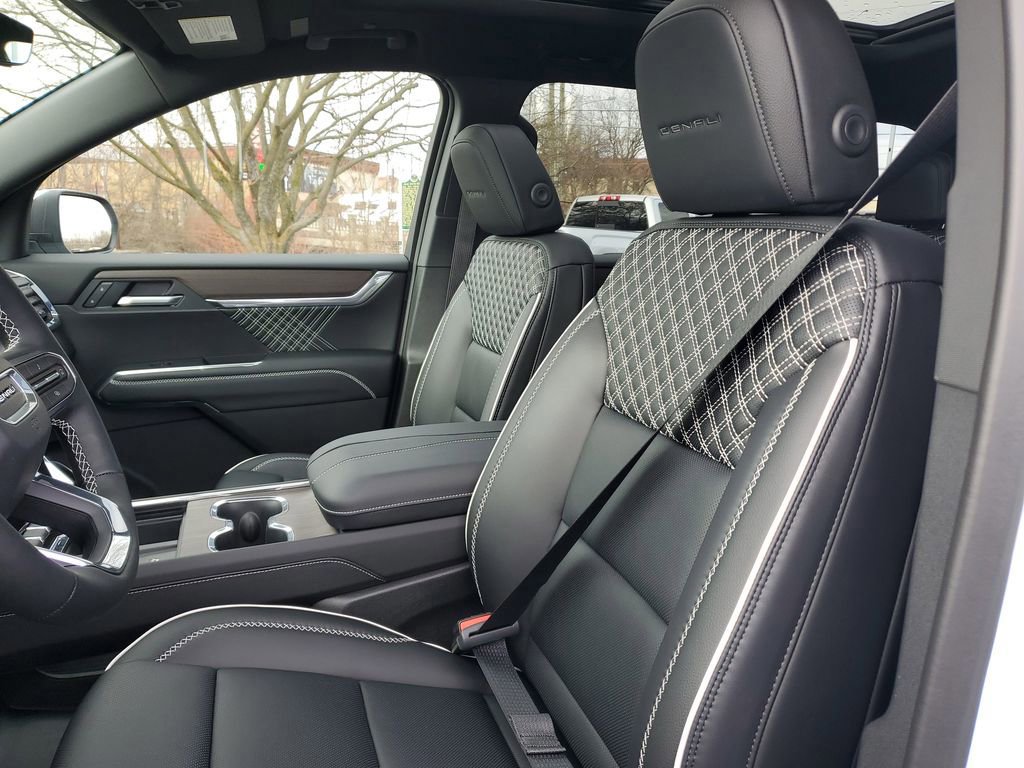 New 2026 GMC Acadia Denali w/ Super Cruise Package image 18