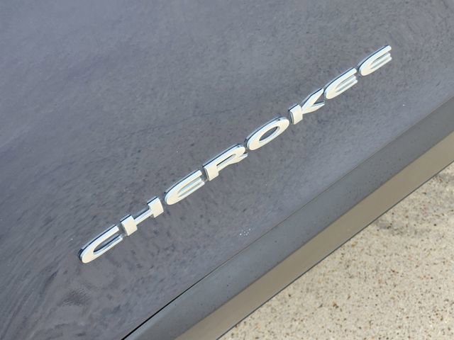 Used 2020 Jeep Cherokee Latitude Plus FWD image 9
