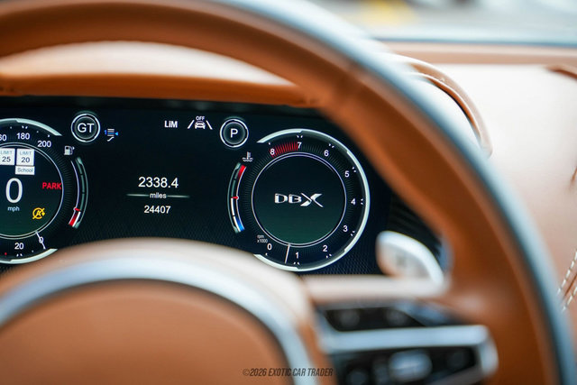 Used 2021 Aston Martin DBX image 33