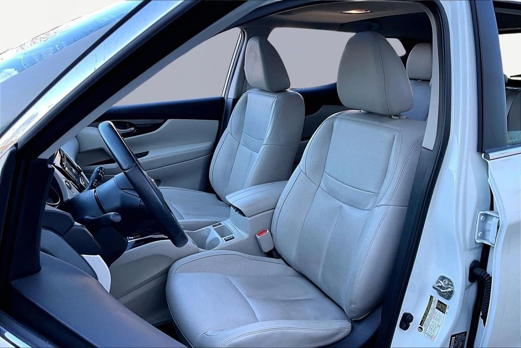 Used 2022 Nissan Rogue Sport SL w/ Premium Package image 18