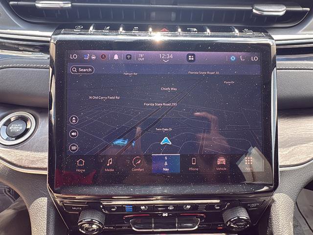 Used 2023 Jeep Grand Cherokee Limited w/ Luxury Tech Group II image 23