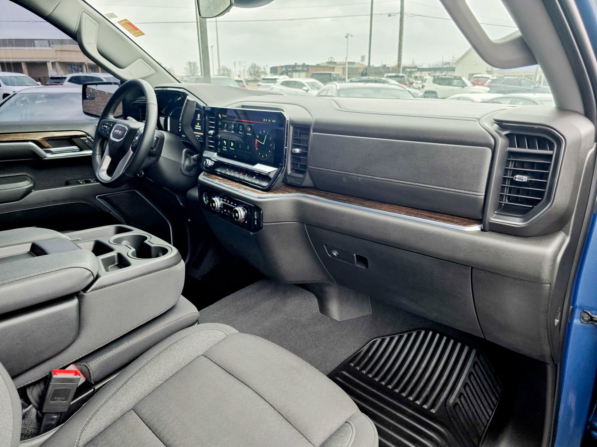 Used 2024 GMC Sierra 1500 Elevation image 14