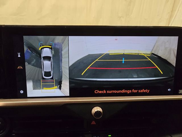 Used 2023 Toyota Crown Limited w/ Advanced Technology Package image 21