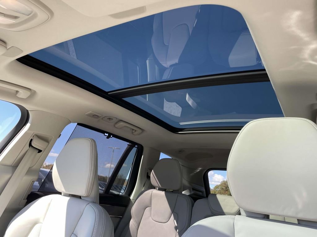 New 2026 Volvo XC90 B6 Ultra w/ Protection Package image 9
