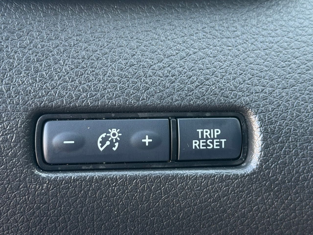 Used 2020 Nissan Rogue Sport S FWD image 16