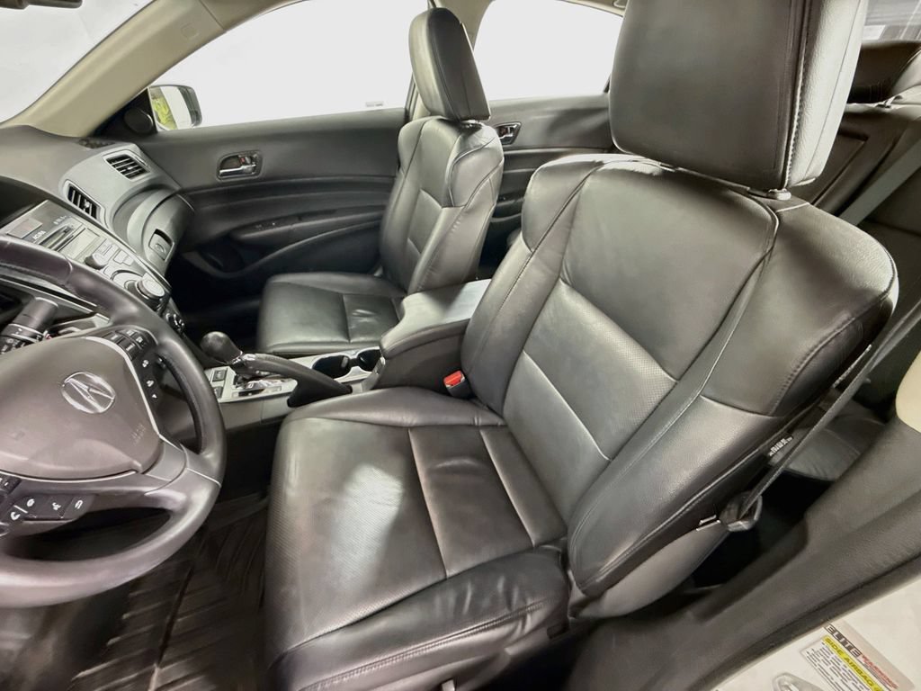 Used 2014 Acura ILX w/ Technology Package FWD image 5