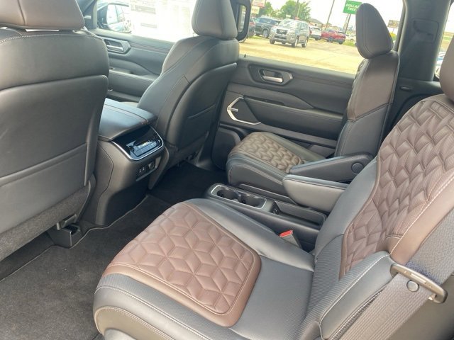 New 2025 Nissan Armada Platinum w/ Convenience Package image 11