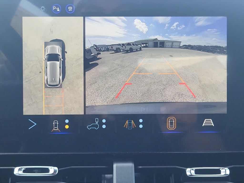 New 2027 Chevrolet Equinox LT w/ Convenience Package II FWD image 16