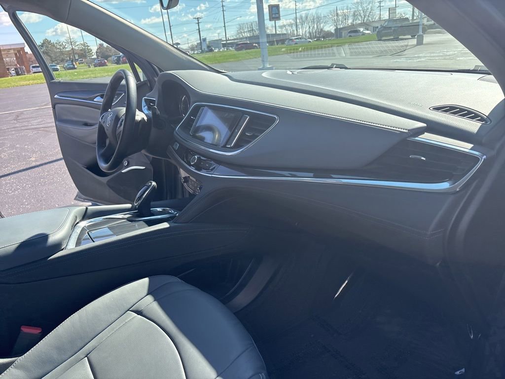 Used 2019 Buick Enclave Essence image 40