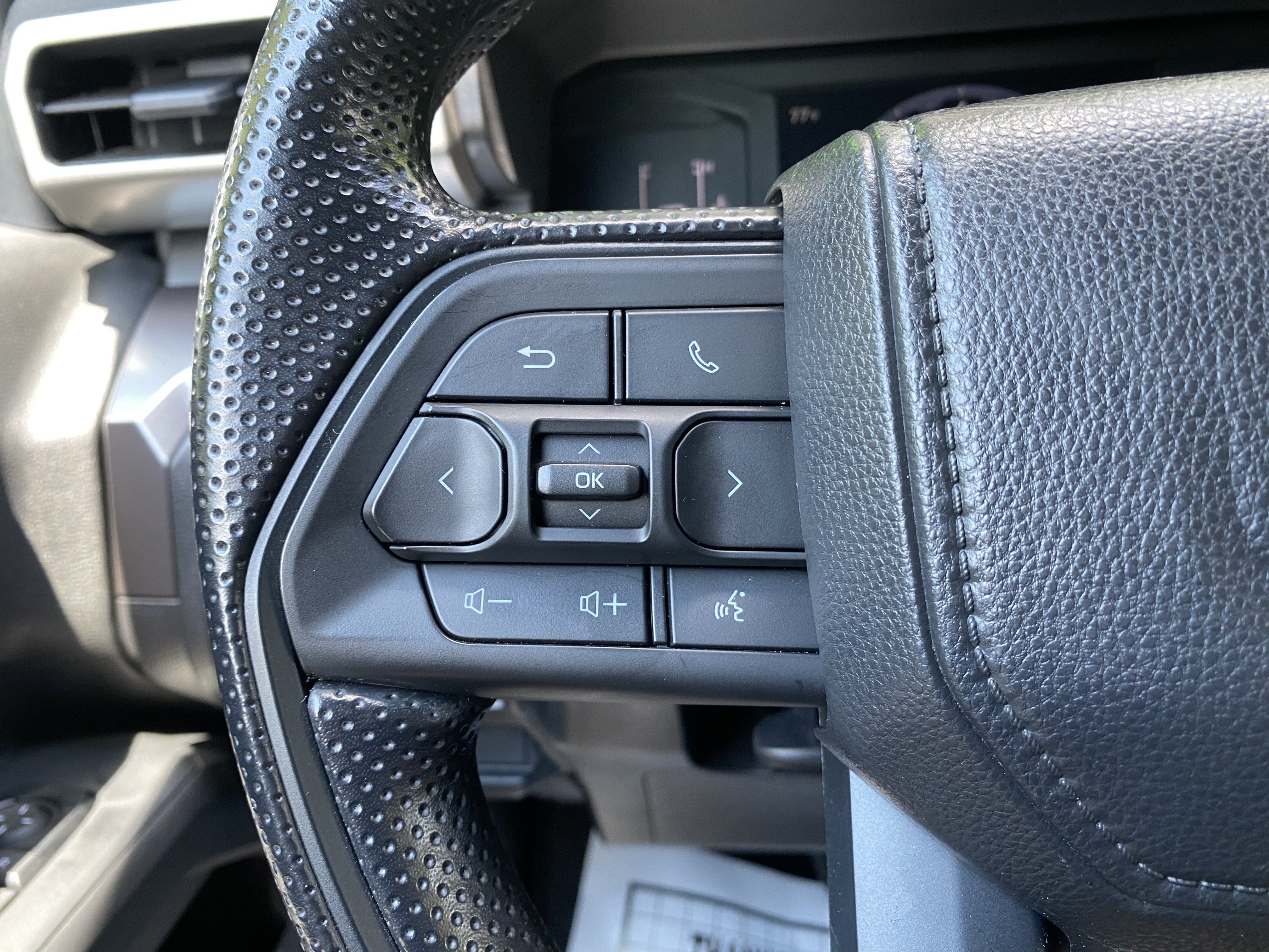 Used 2025 Toyota Tacoma SR5 RWD image 19