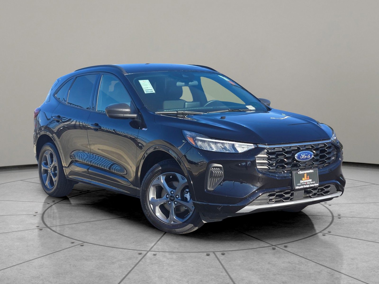 Used 2024 Ford Escape ST-Line image 1