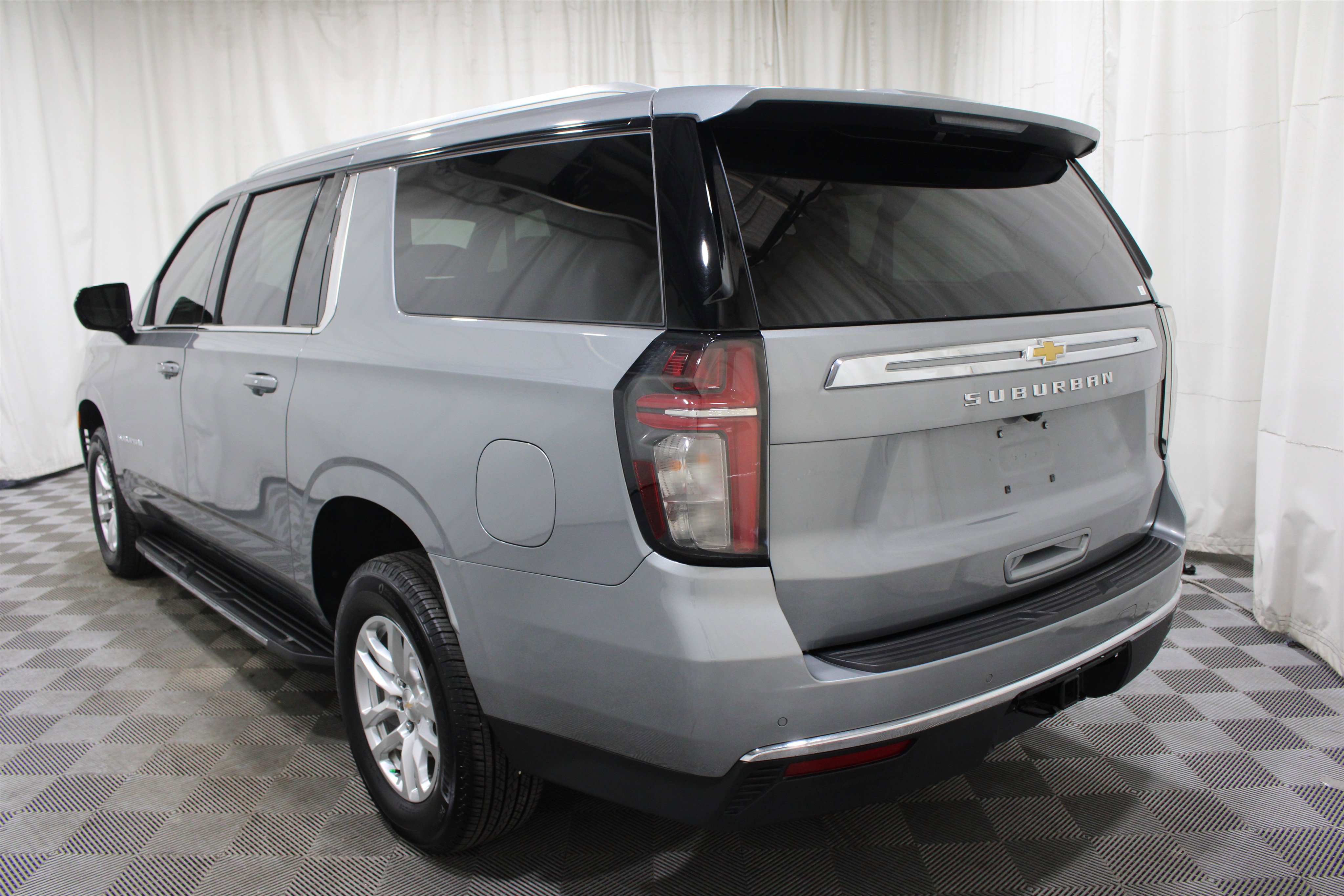 Used 2023 Chevrolet Suburban LS image 28
