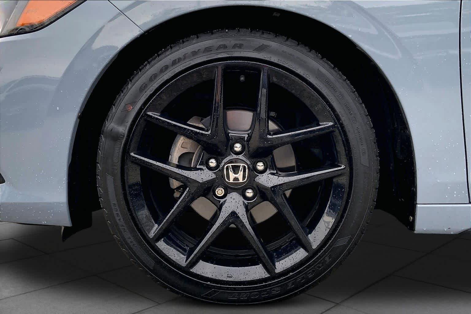 Used 2023 Honda Civic Sport image 11