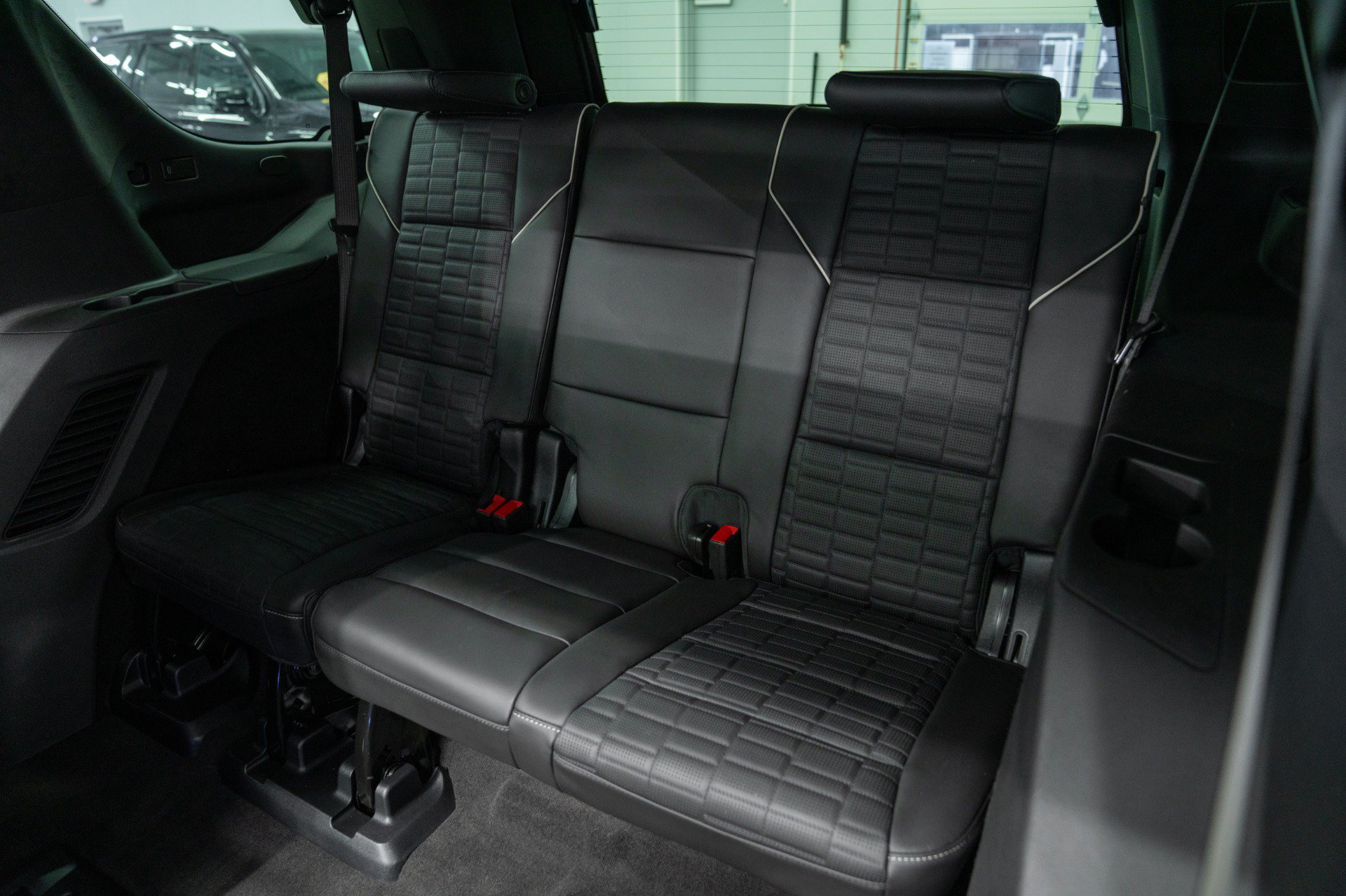 Used 2025 Cadillac Escalade V w/ LPO, ONYX Package AWD/4WD image 25