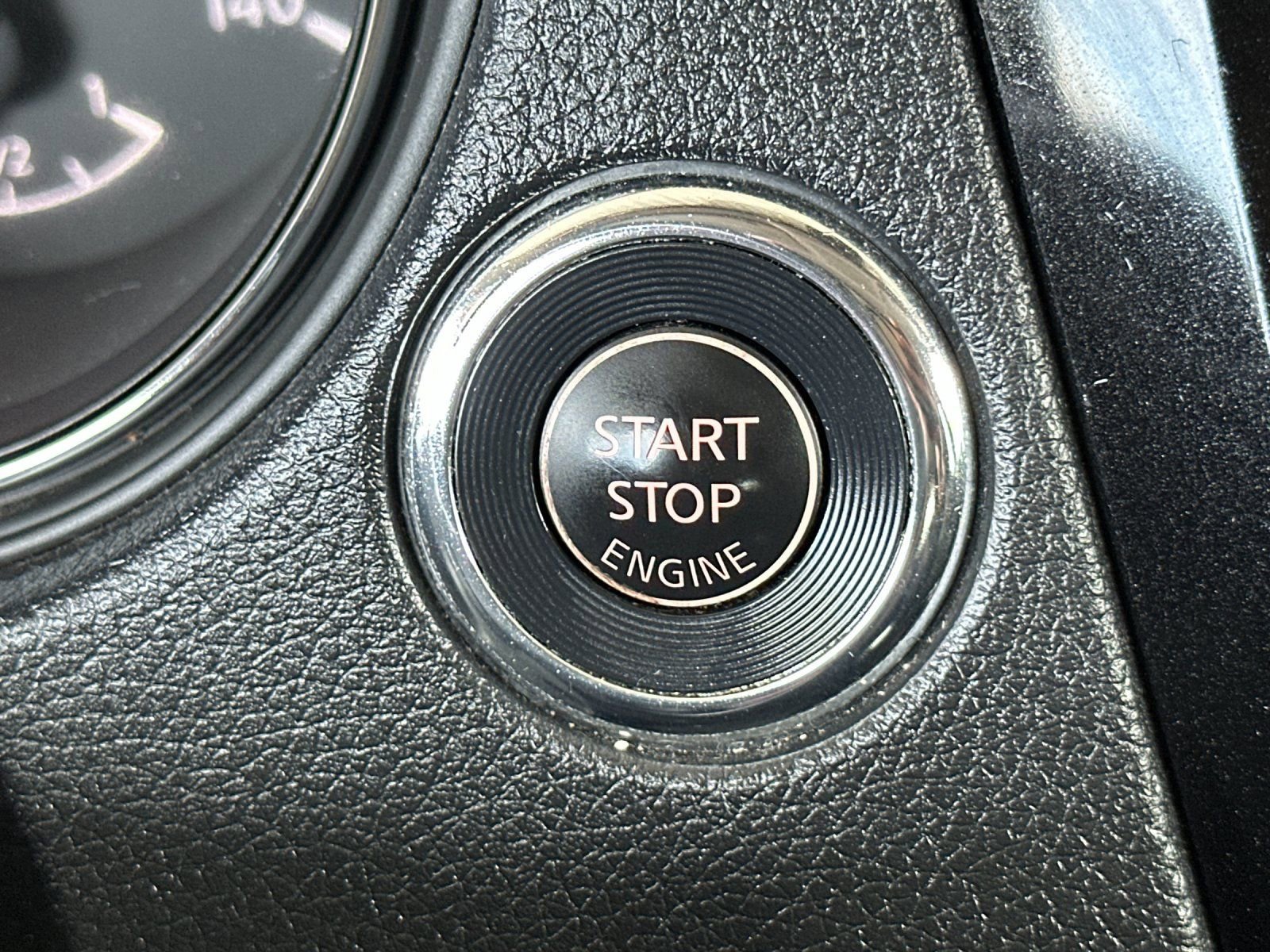 Used 2019 Nissan Rogue SV AWD/4WD image 28