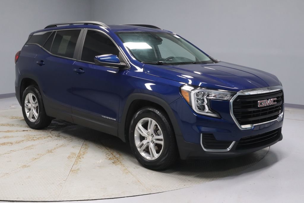 Used 2022 GMC Terrain SLE w/ Driver Convenience Package FWD image 1