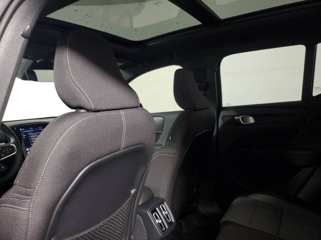 Certified 2026 Volvo XC40 B5 Core AWD/4WD image 16