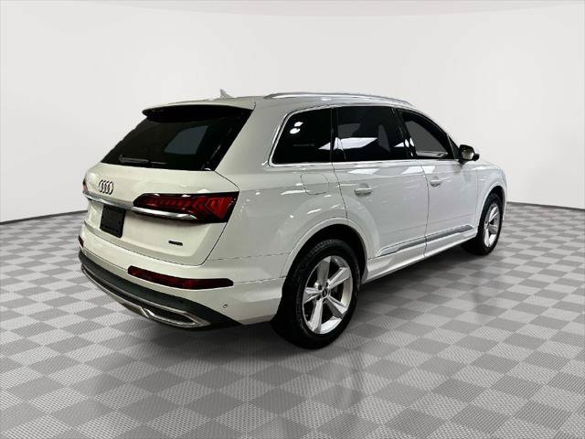 Used 2023 Audi Q7 2.0T Premium w/ Convenience Package AWD/4WD image 3