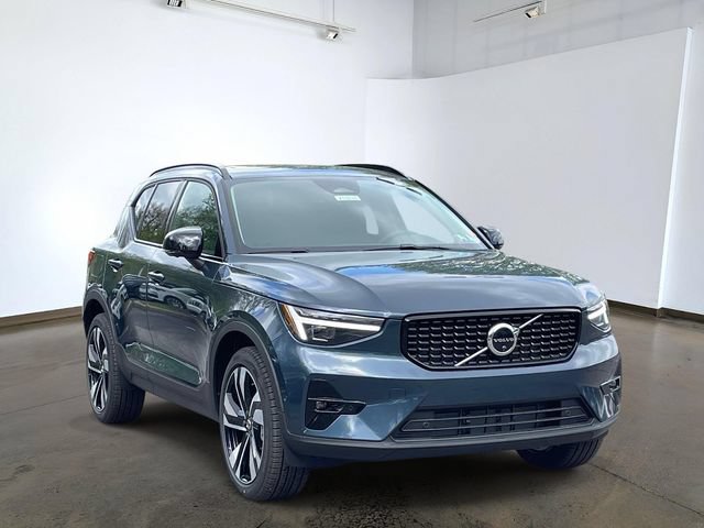 New 2026 Volvo XC40 B5 Ultra w/ Climate Package