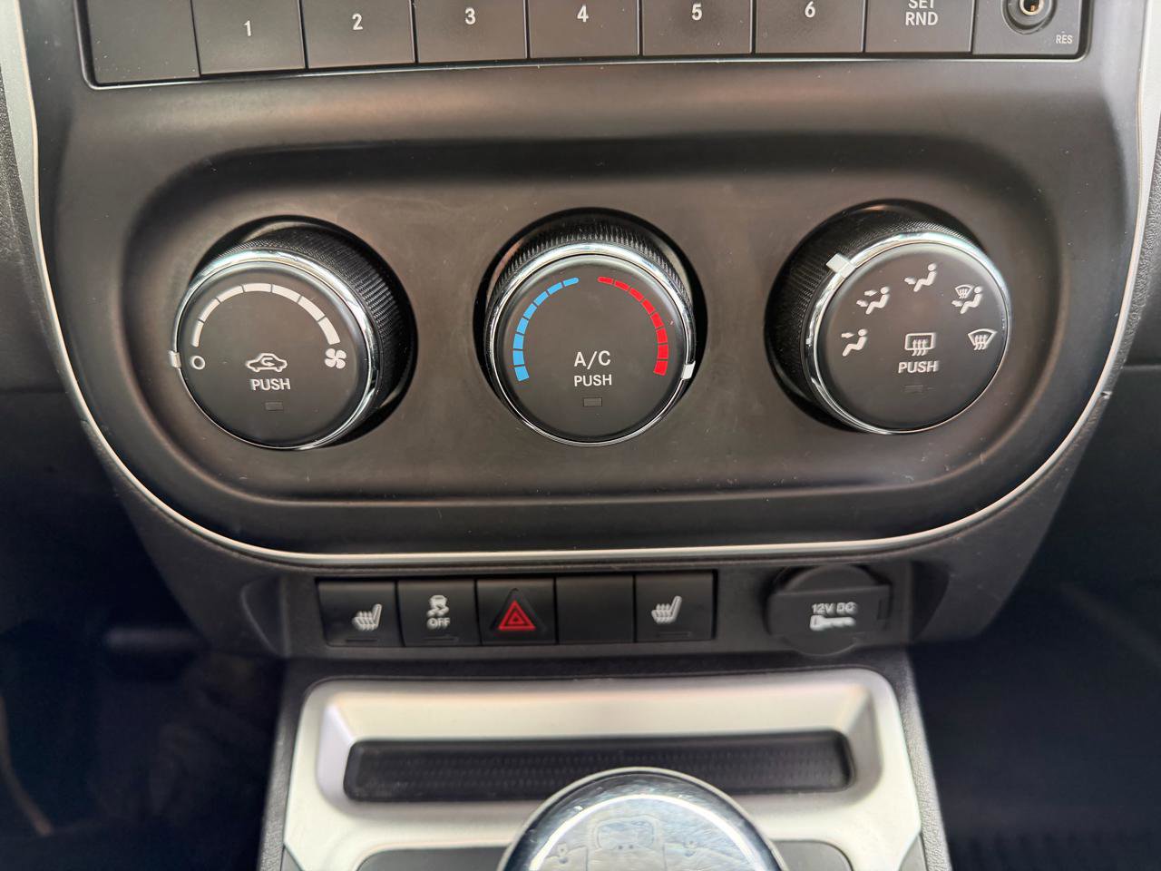 Used 2016 Jeep Compass Latitude image 32