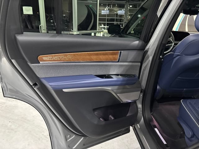 Certified 2026 Cadillac Vistiq Premium Luxury AWD/4WD image 34