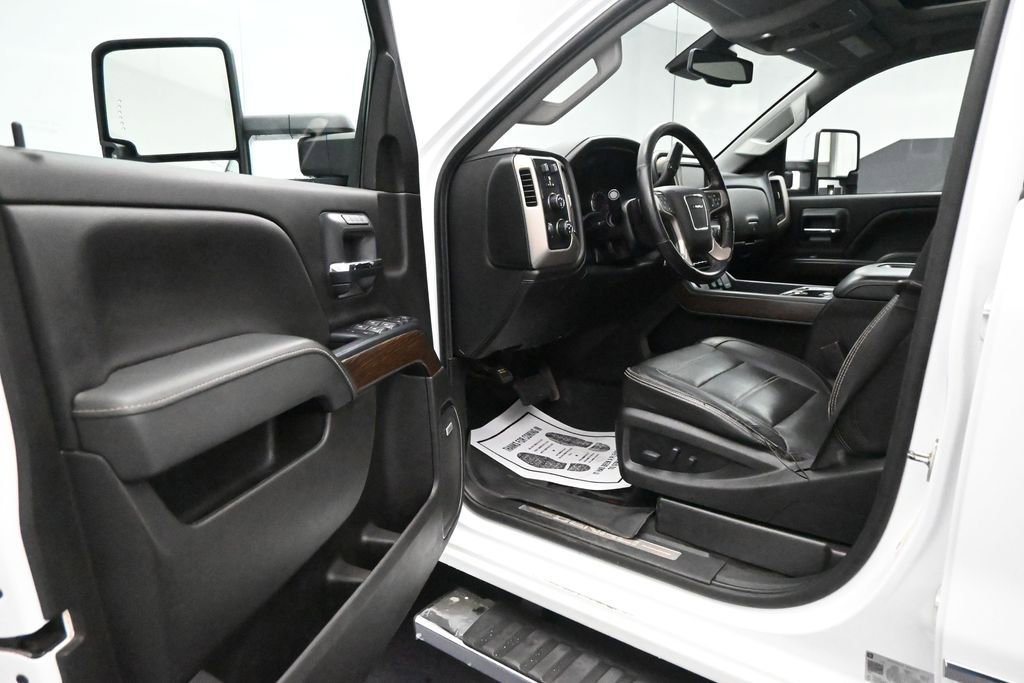 Used 2019 GMC Sierra 3500 Denali w/ Duramax Plus Package AWD/4WD image 9
