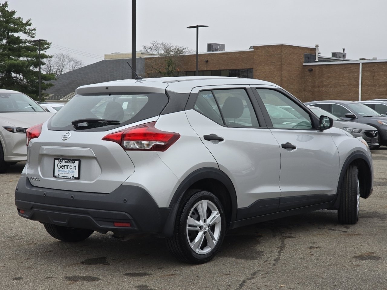 Used 2020 Nissan Kicks S image 16