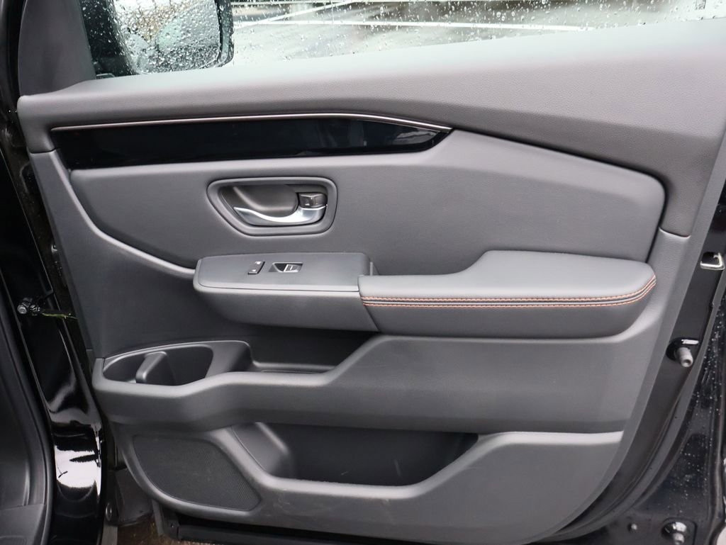 Certified 2025 Honda Pilot TrailSport image 11