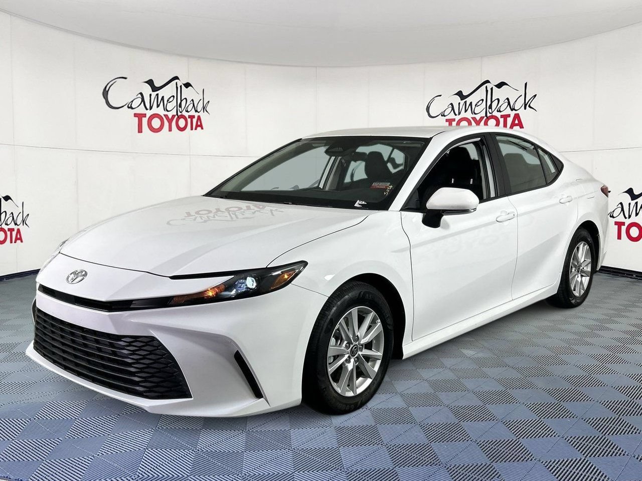 Used 2026 Toyota Camry LE FWD image 4
